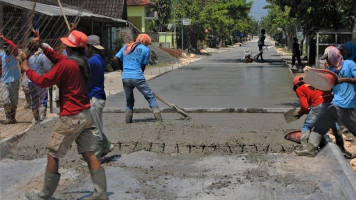 Pembangunan Jalan Baru di Desa