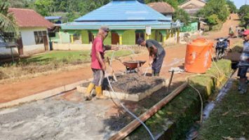 Pembangunan Jalan Baru di Desa